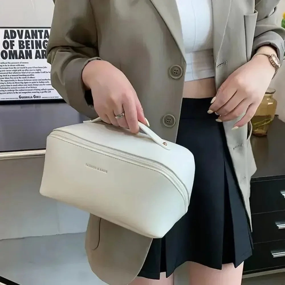 Premium Travel Makeup Organizer Polyester Cosmetic Bag With Zipper